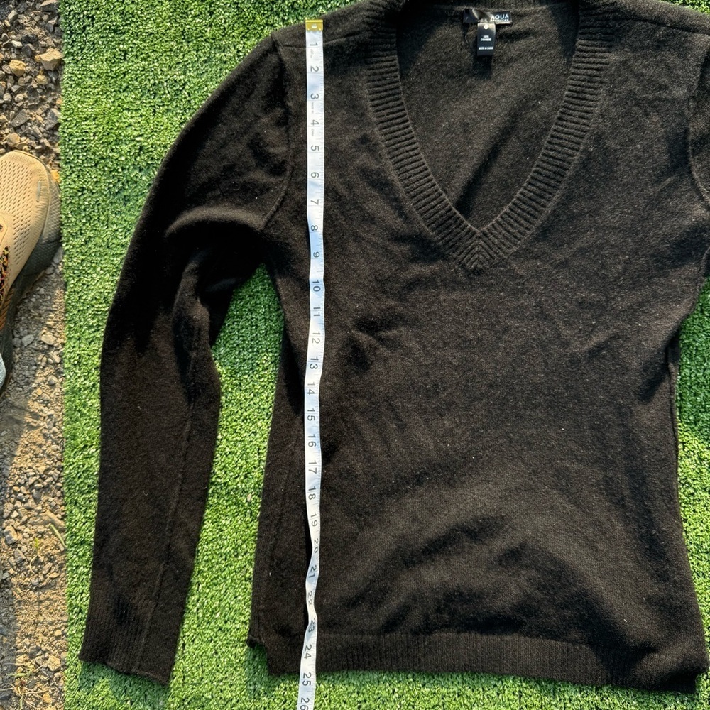 Cashmere Luxury Black V-neck Sweater, aqua brand size large - Picture 8 of 8